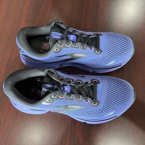 Brooks Ghost 15 Women’s 8.5 B Running Tennis Shoes Great Condition!